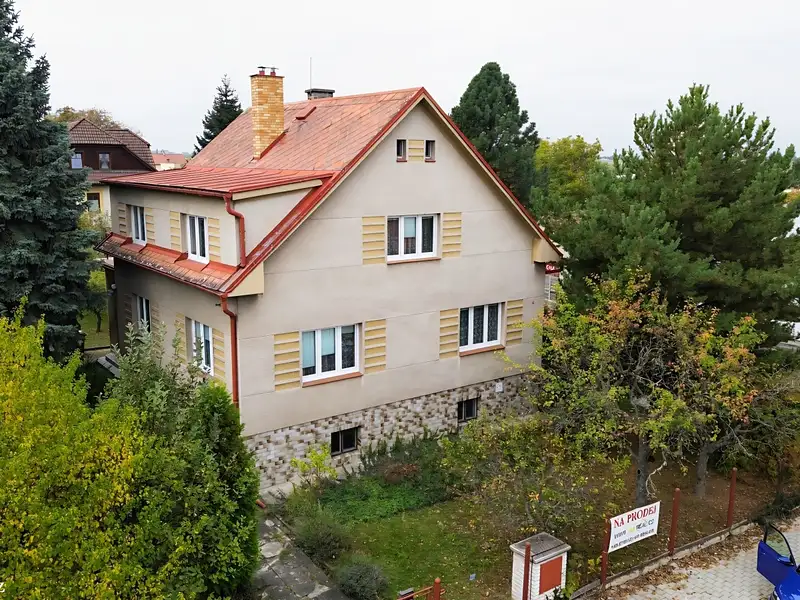 Prodej rodinného domu 266 m², pozemek 1097 m², Praha – náhled fotky 1