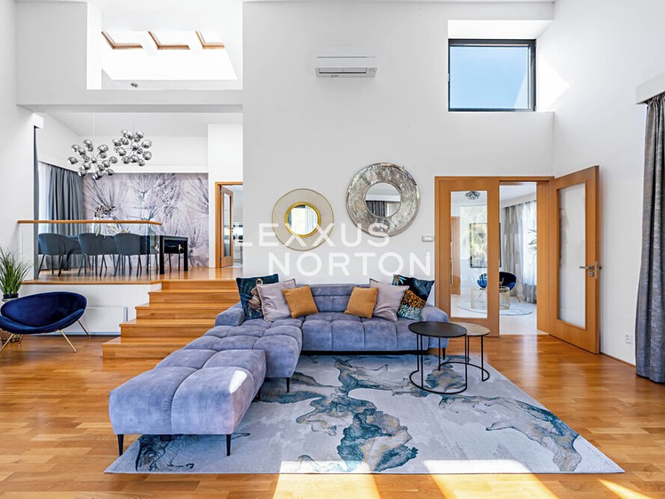 Будинок на продаж, 348 м² (1 з 19)