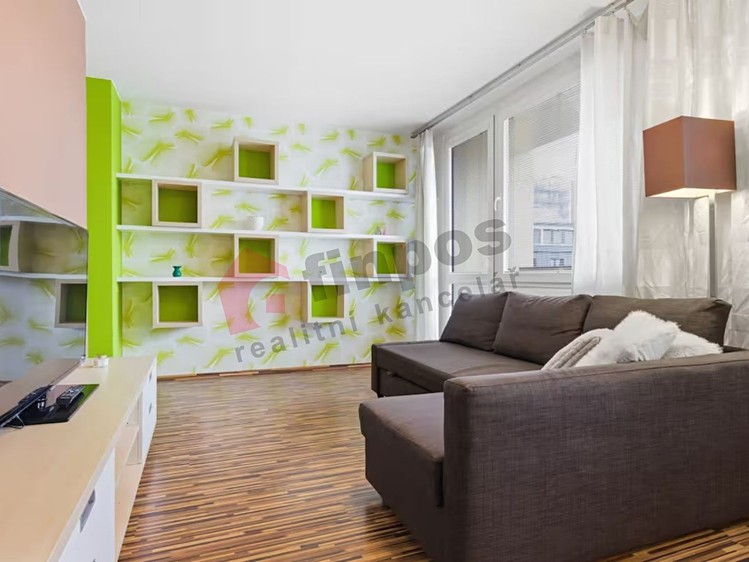 Pronájem bytu 2+kk, 56 m² (5 z 18)