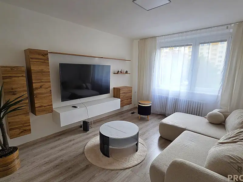 Pronájem bytu 2+1 52 m², Vyškov – náhled fotky 2