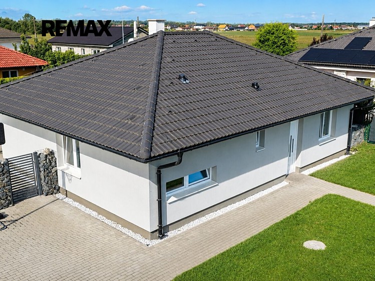 Prodej domu, 92 m² (37 z 54)