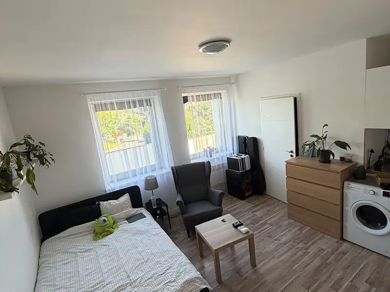 Prodej bytu 1+kk 22 m², Praha – náhled fotky 2