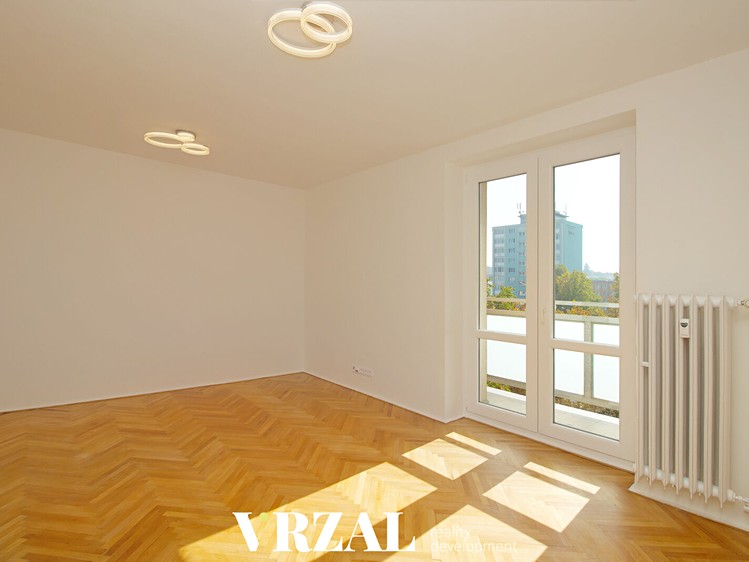 Prodej bytu 3+1, 66 m² (2 z 21)