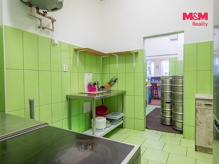 Prodej komerčního prostoru, 196 m² (11 z 23)