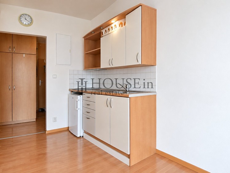 Pronájem bytu 1+kk, 32 m² (7 z 13)