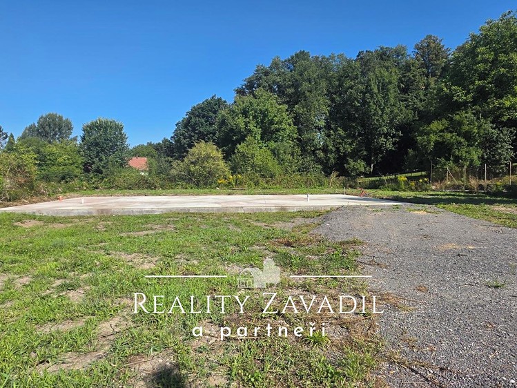Prodej pozemku, 1 750 m² (2 z 5)