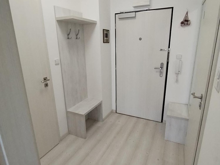 Квартира 1+kk в оренду, 54 м² (14 з 23)