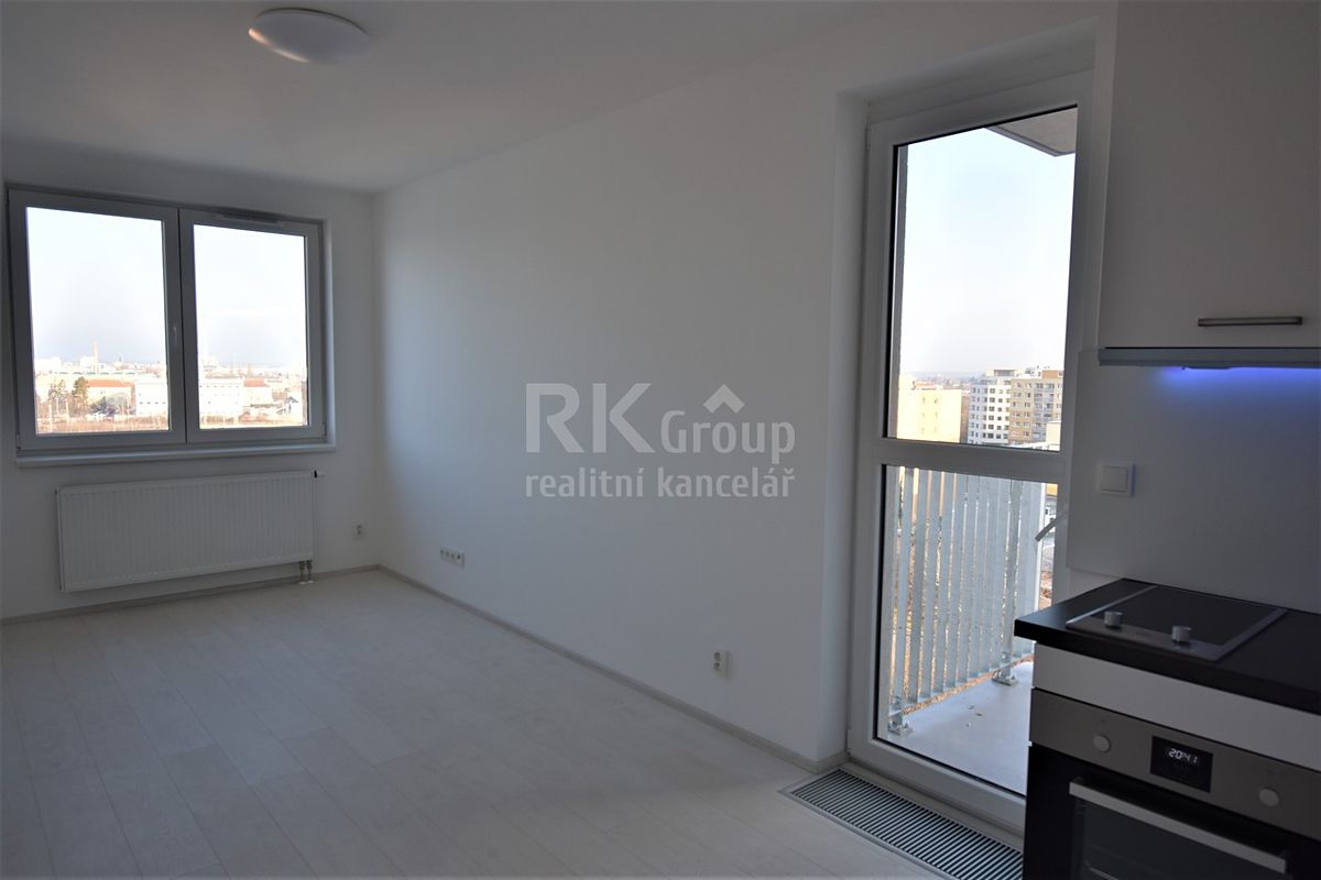 Pronájem bytu 1+kk 31 m² – fotografie 3
