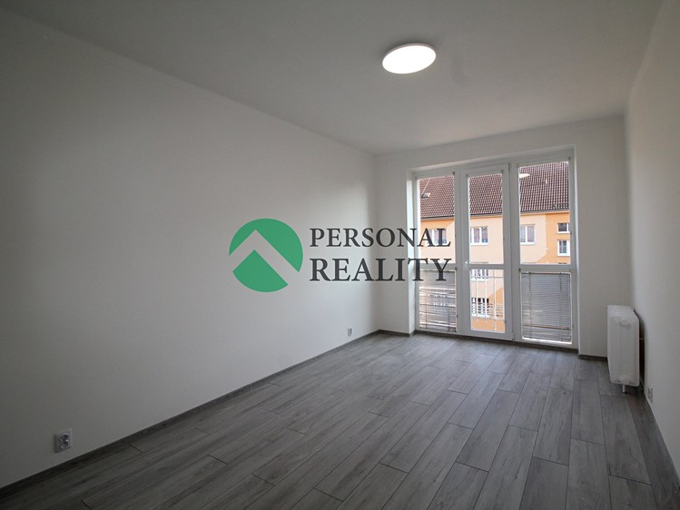 Pronájem bytu 2+1, 53 m² (9 z 12)
