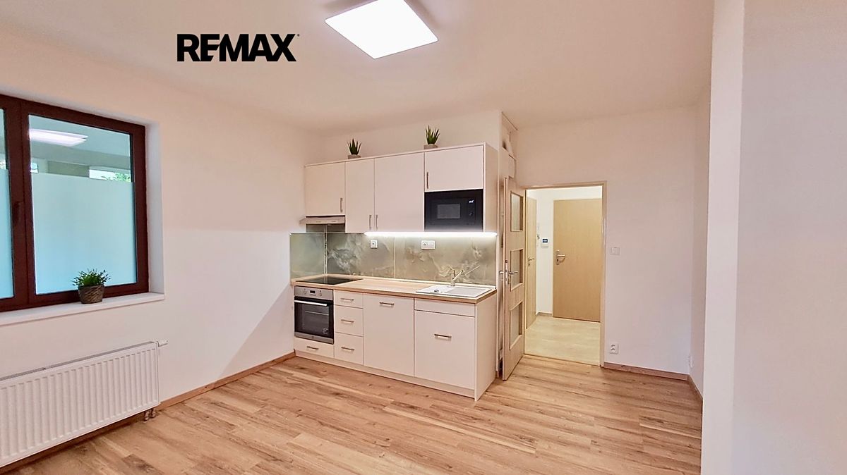 Pronájem bytu 2+kk 38 m²