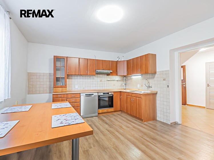 Будинок на продаж, 160 м² (3 з 32)