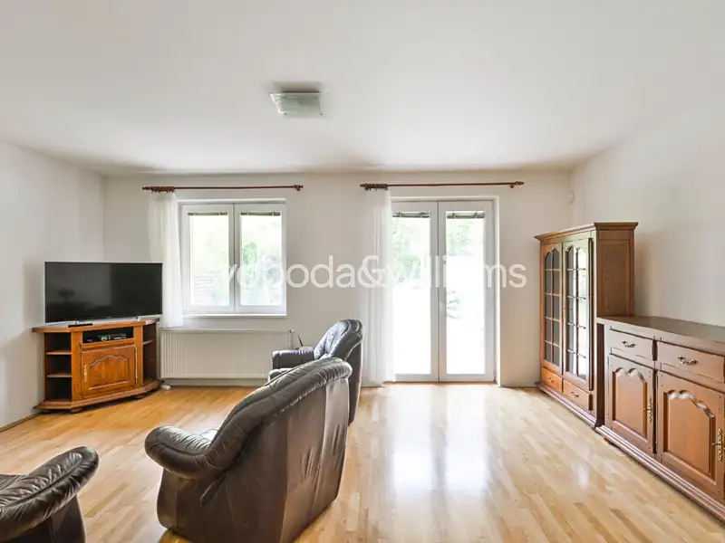 Pronájem rodinného domu 230 m², pozemek 233 m², Praha – náhled fotky 2