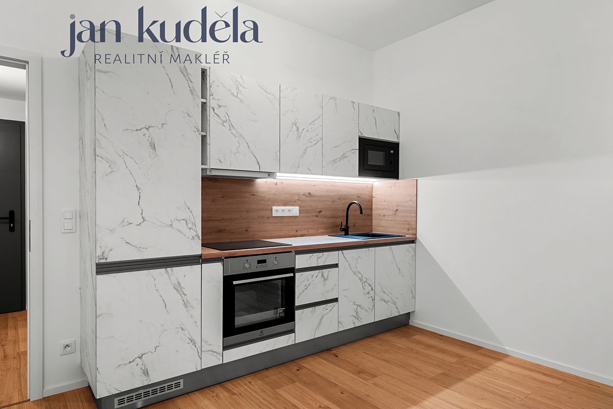 Pronájem bytu 1+kk 36 m² – fotografie 2