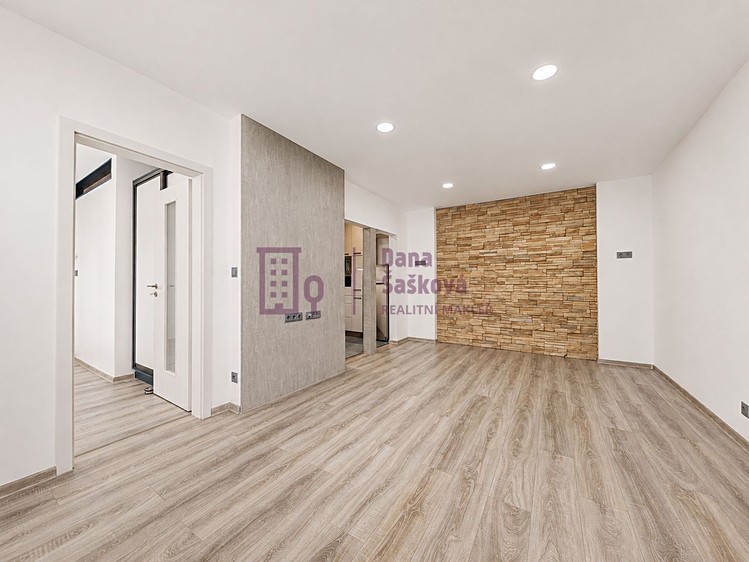 Pronájem bytu 2+kk, 47 m² (7 z 20)