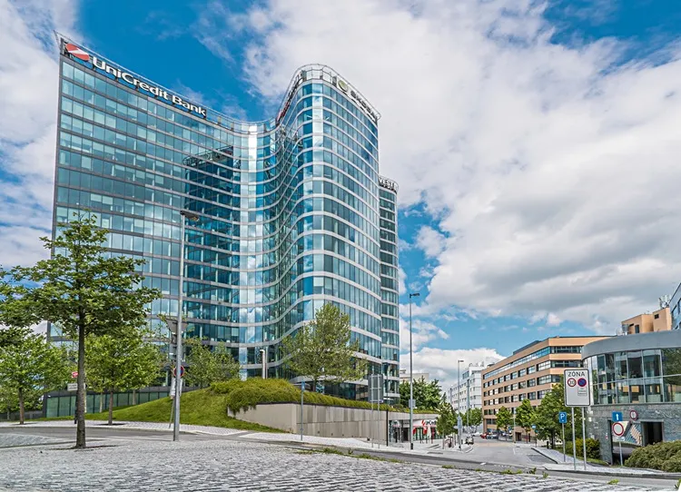 Pronájem obchodního prostoru 84 m²