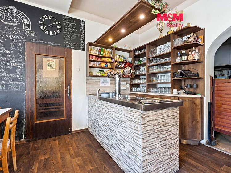 Prodej komerčního prostoru, 350 m² (1 z 30)