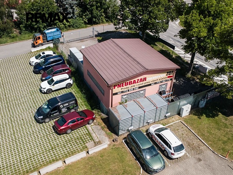 Prodej komerčního prostoru, 407 m² (3 z 9)