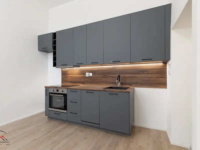 Pronájem bytu 2+kk 37 m², Ostrava – náhled fotky 1