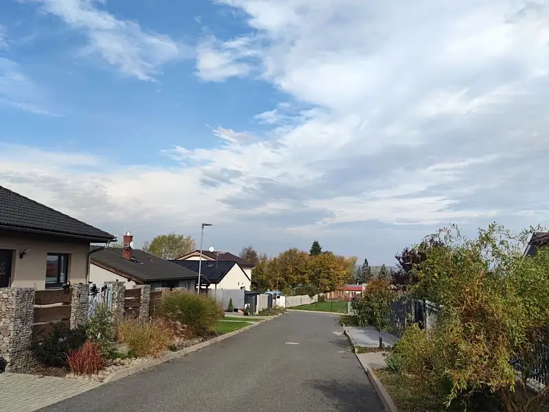 Prodej stavebního pozemku 477 m², Tuchlovice – náhled fotky 1