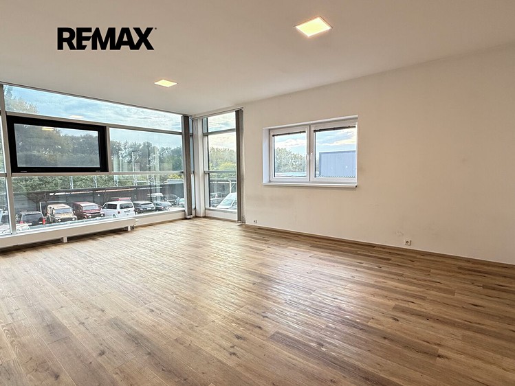 Pronájem bytu 2+kk, 75 m² (3 z 8)