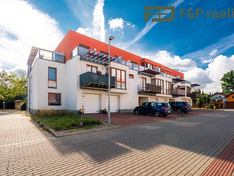 Квартира 4+kk в оренду, 93 м² (1 з 15)