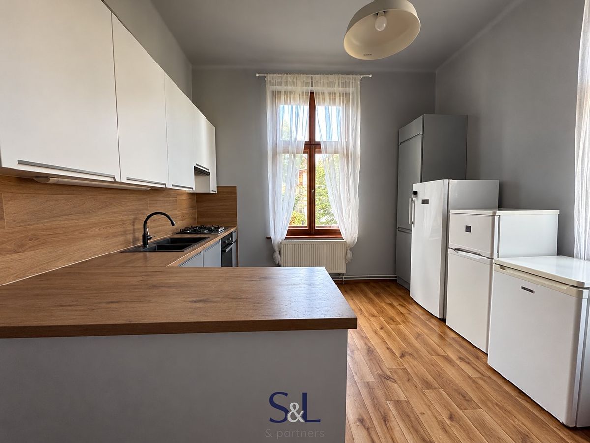 Pronájem bytu 2+1 82 m² – fotografie 2