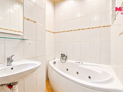 Wohnung 1+kk zum Kauf, 28 m² (3 von 12)