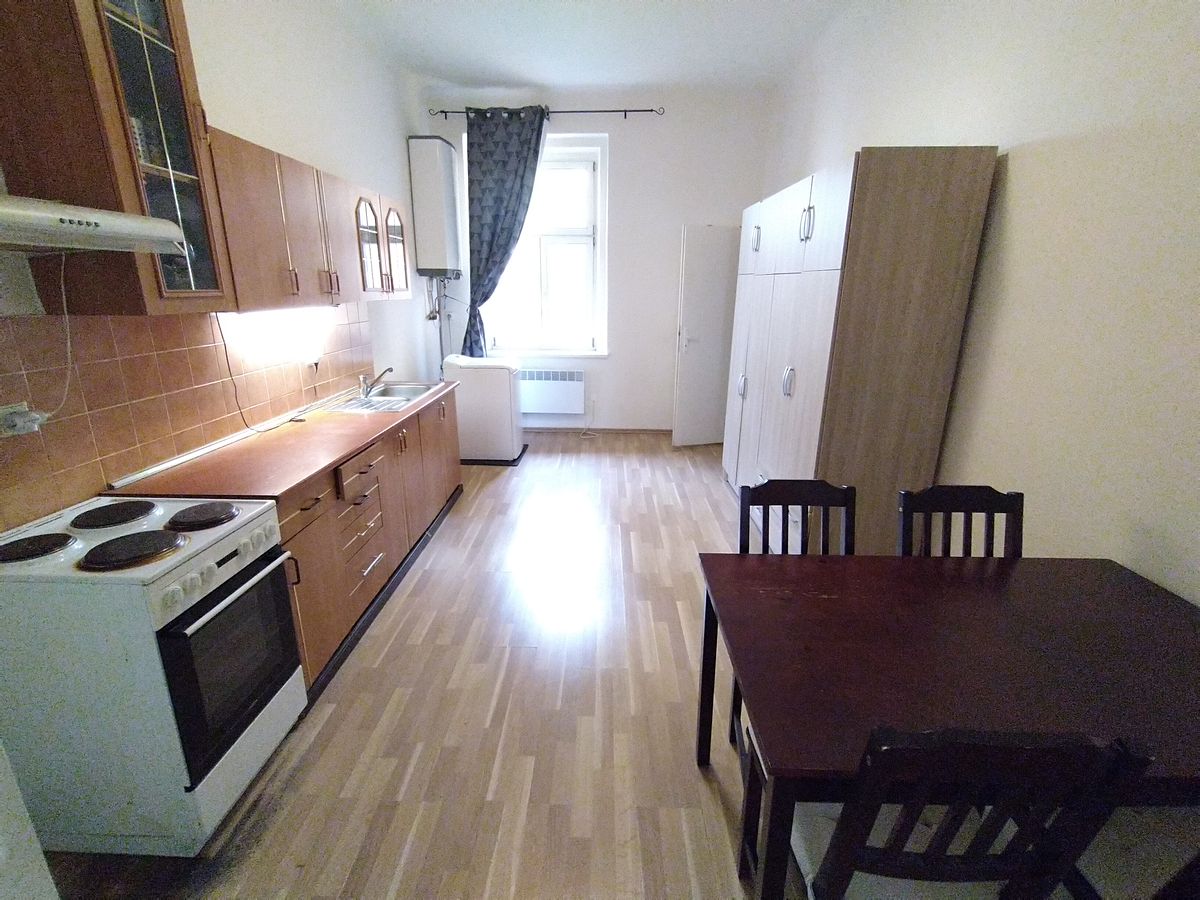 Pronájem bytu 1+1 40 m² – fotografie 2