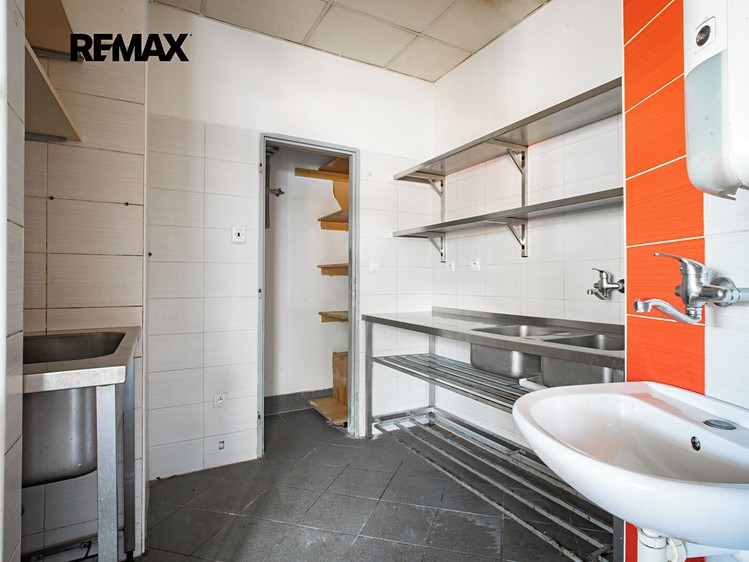 Комерційне приміщення в оренду, 52 м² (10 з 12)