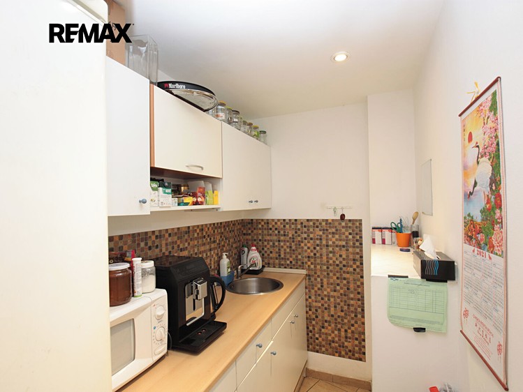 Prodej komerčního prostoru, 141 m² (13 z 15)