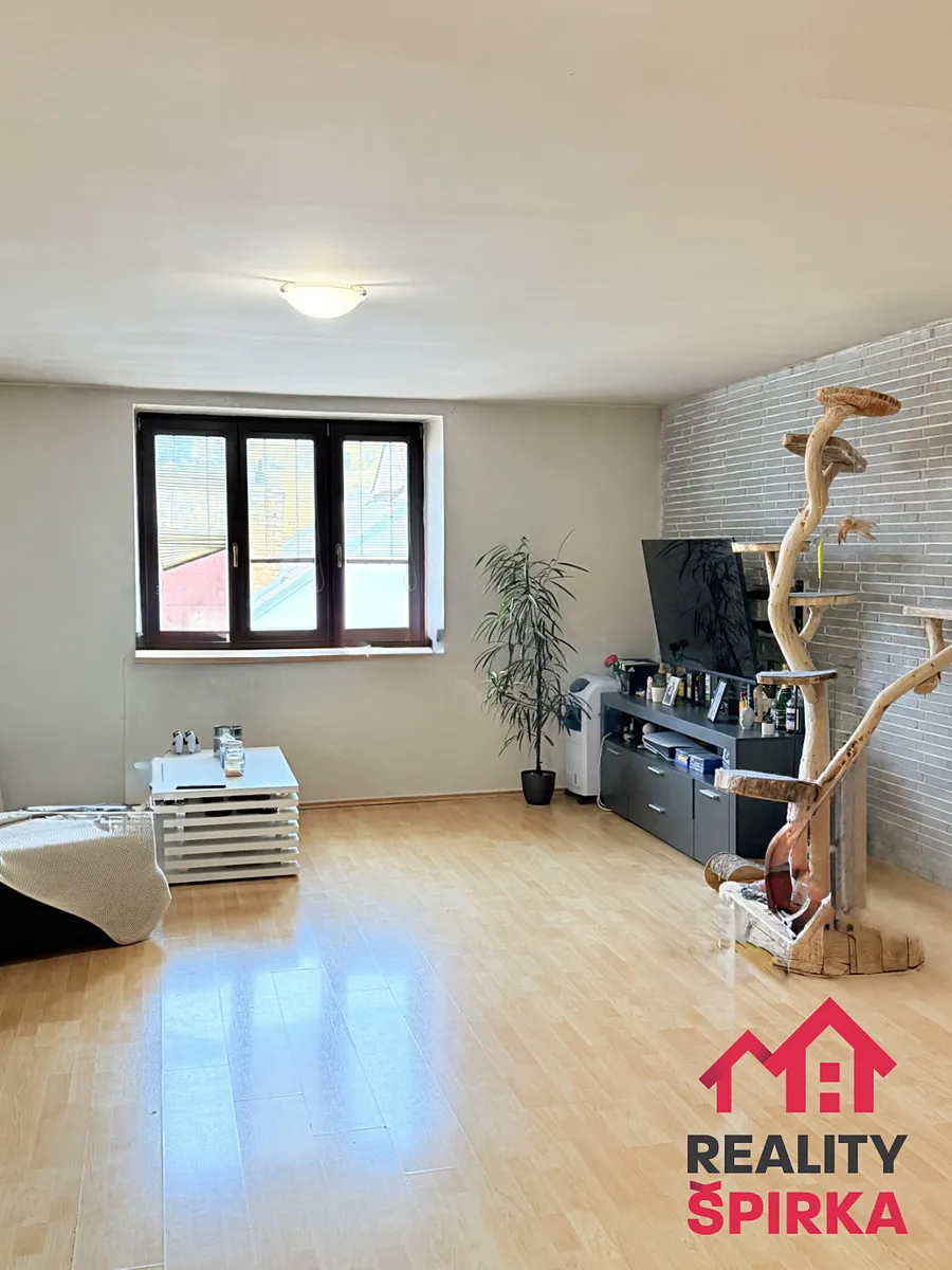 Pronájem bytu 3+kk 90 m²