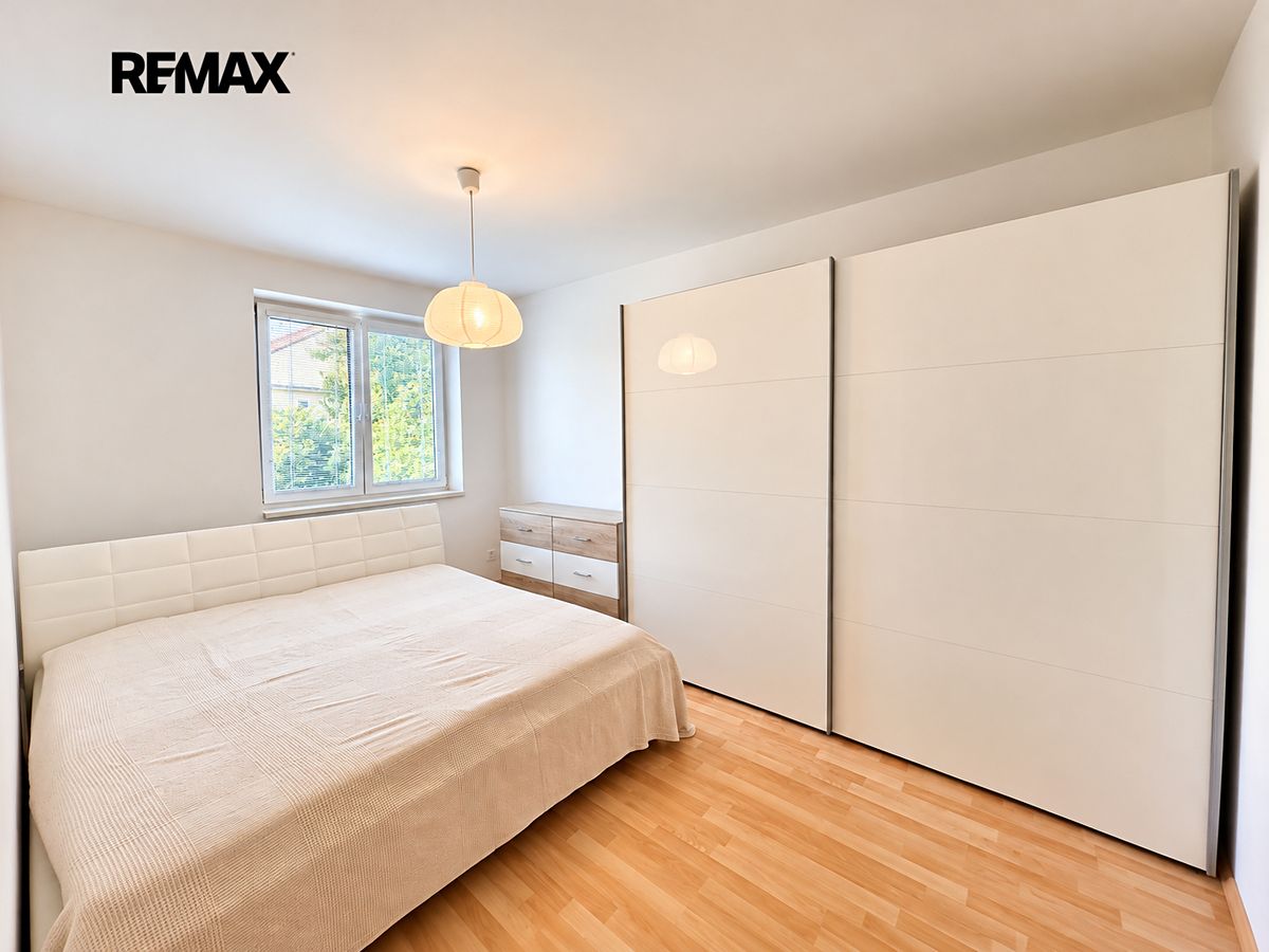Pronájem bytu 2+kk 53 m² – fotografie 3