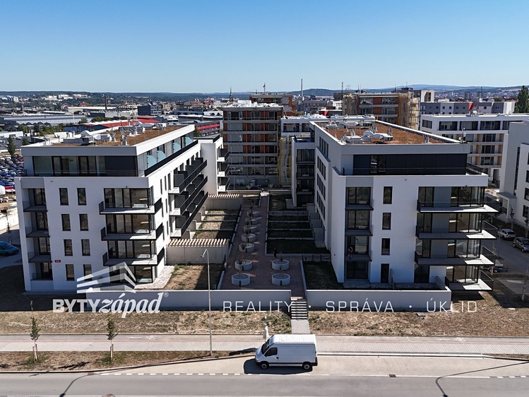 Pronájem bytu 2+kk, 50 m² (11 z 13)