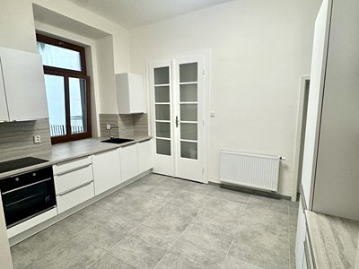 Pronájem bytu 4+kk, 110 m² (3 z 9)