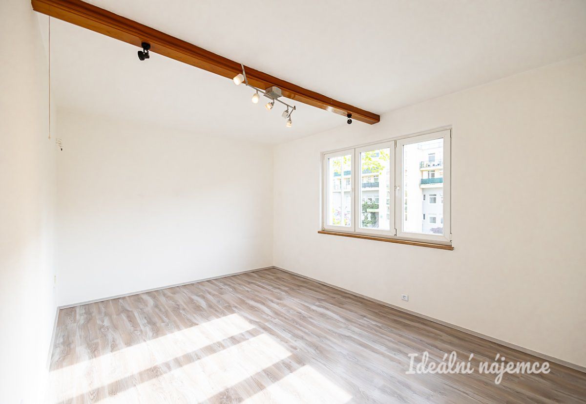Pronájem bytu 3+1 68 m² – fotografie 3