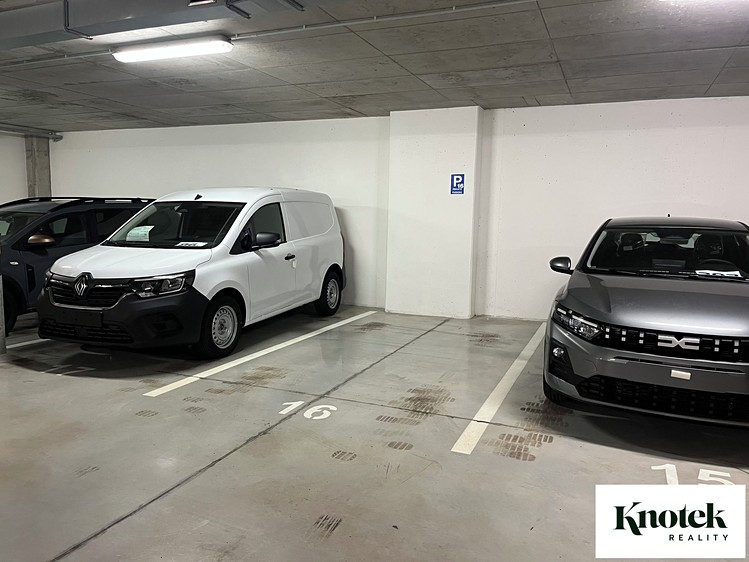 Pronájem nemovitosti, 12 m² (1 z 4)