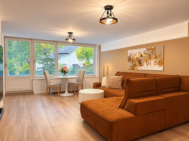 Prodej vícegeneračního domu 450 m², pozemek 1867 m², Dubí – náhled fotky 3