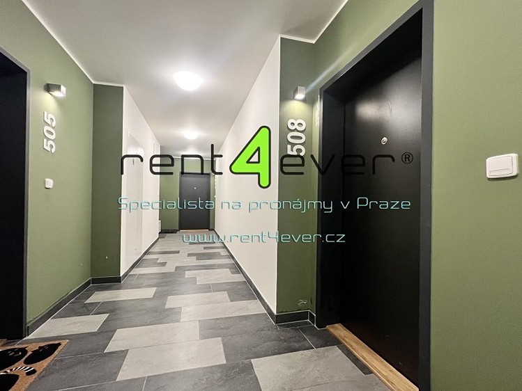 Pronájem bytu 2+kk, 45 m² (13 z 23)