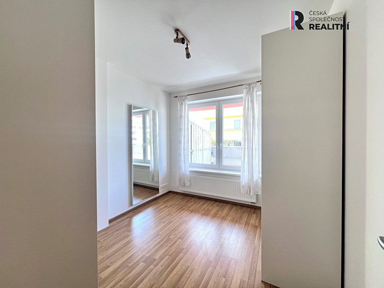 Pronájem bytu 3+kk, 93 m² (8 z 14)