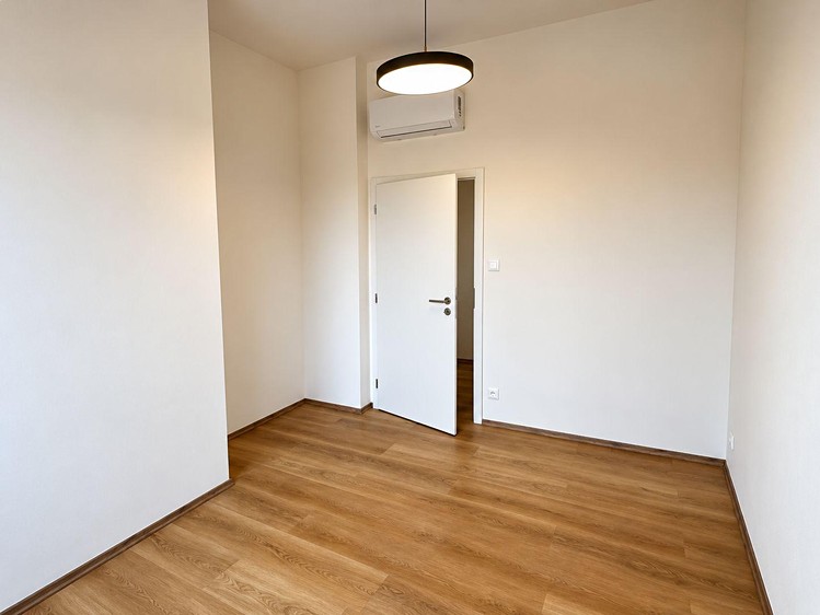 Pronájem bytu 3+kk, 76 m² (9 z 20)