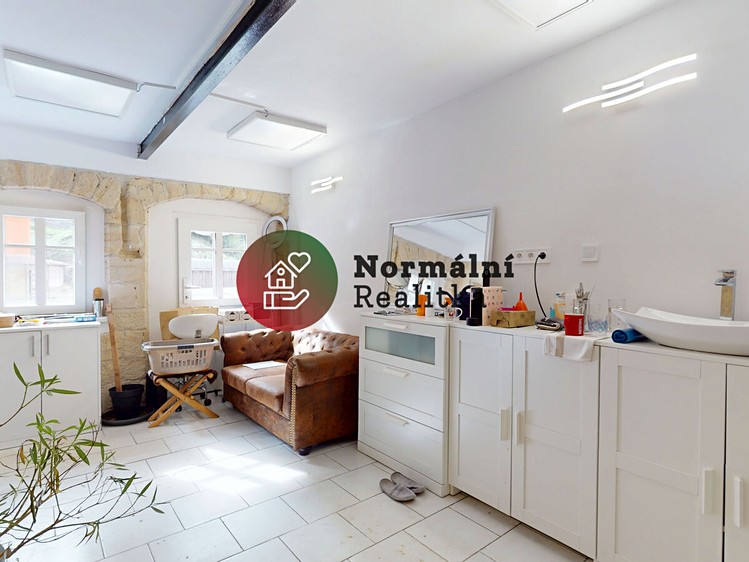 Комерційне приміщення на продаж, 186 м² (10 з 67)
