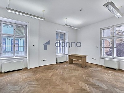 Pronájem kanceláře 212 m²