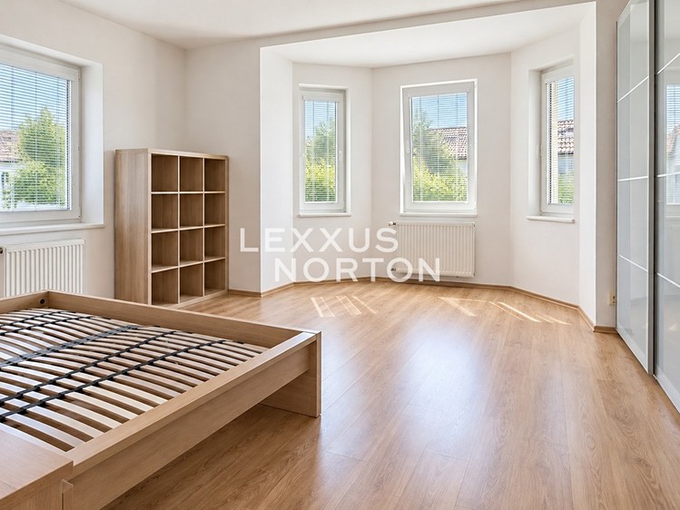 Квартира 4+1 в оренду, 155 м² (5 з 16)