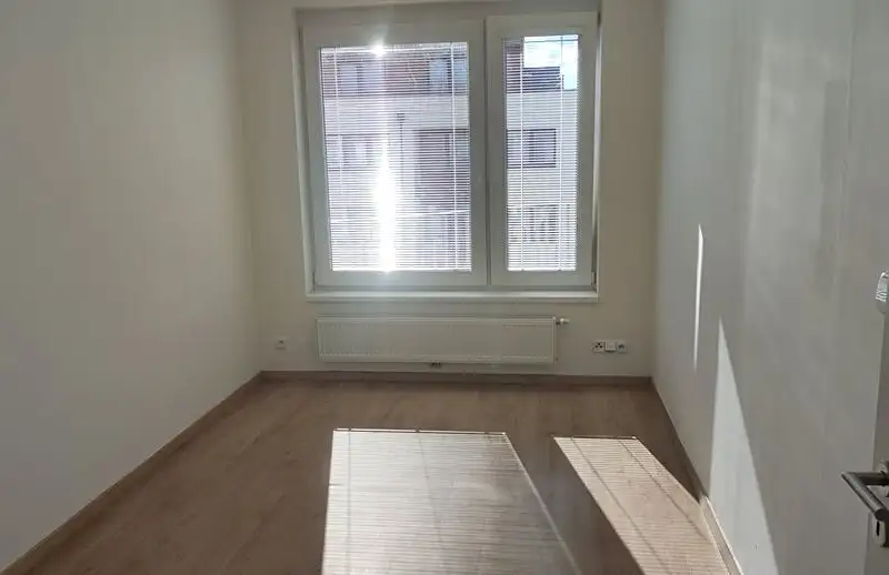 Pronájem bytu 2+kk 52 m², Praha – náhled fotky 3