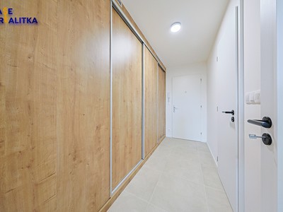 Квартира 1+kk в оренду, 43 м² (3 з 13)