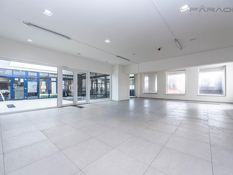 Pronájem komerčního prostoru, 55 m² (3 z 5)
