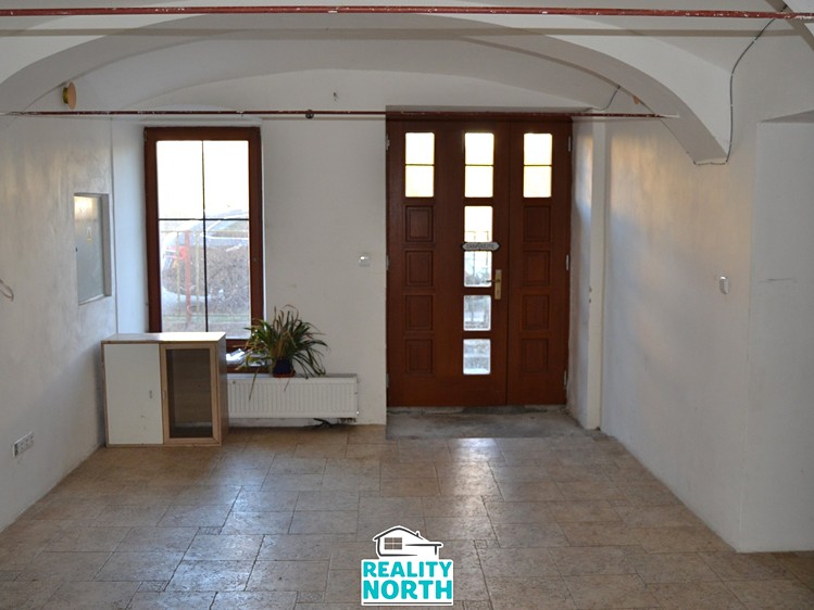 Haus zum Kauf, 690 m² (2 von 26)