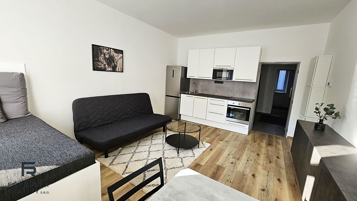 Pronájem bytu 2+kk 45 m² – fotografie 2