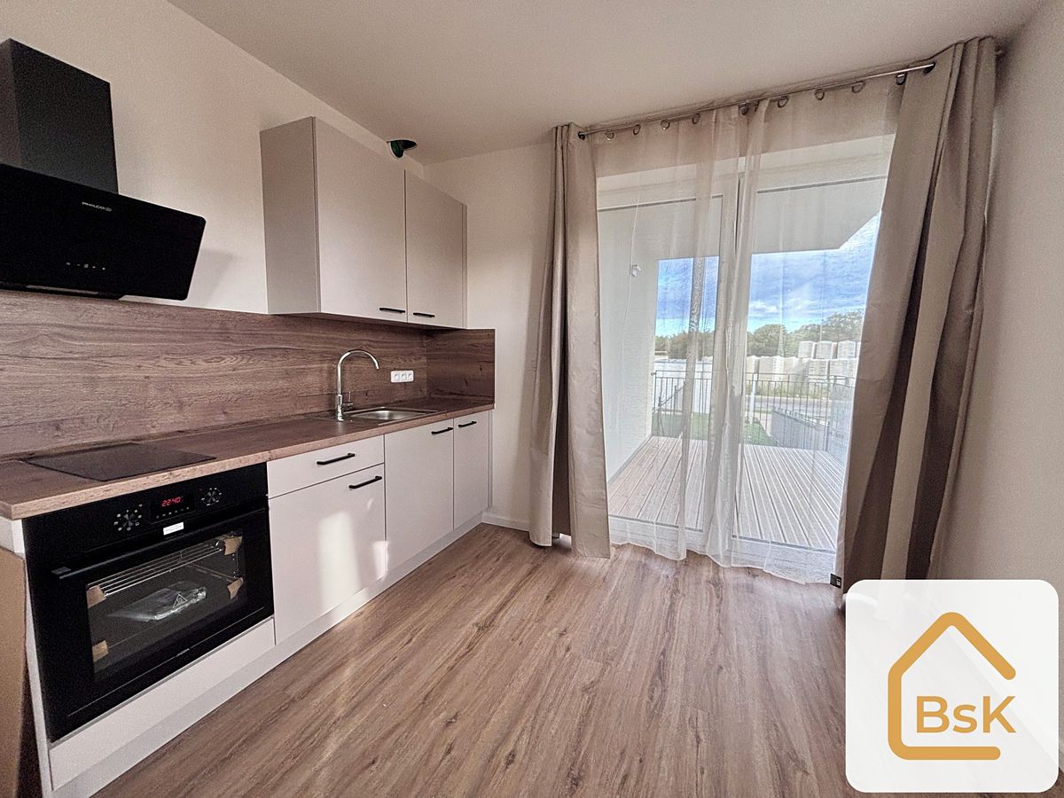 Pronájem bytu 1+kk 32 m² – fotografie 2