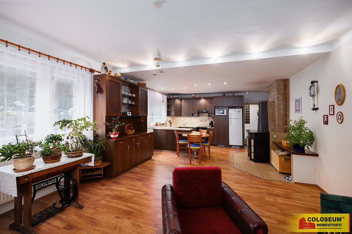 Prodej rodinného domu 175 m², pozemek 5297 m²